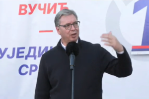 VUČIĆ POSLAO JAKU PORUKU SA MITINGA U VRANJU: Na naš skup dolazi Fico, blokaderima mogu samo Kurti i oni koji ga podržavaju