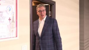 VUČIĆ SE OBRAĆA IZ ŠTABA SNS-a U 21.30 SATI! U toku je brojanje glasova na parlamentarnim izborima