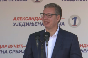 VUČIĆ U LESKOVCU! Dočekao ga ogroman broj ljudi, ori se "Aco Srbine"!