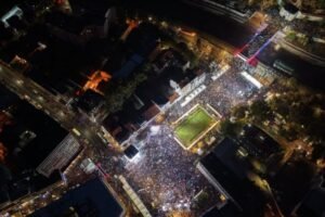 Vučić poslao jaku poruku s skupa u Nišu