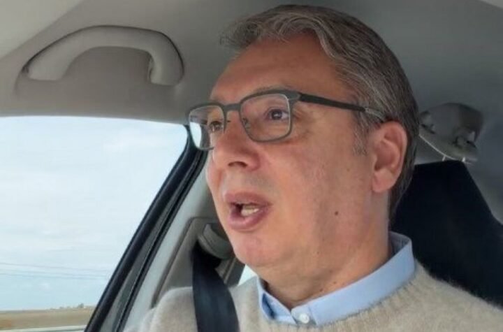 Vučić se obratio sa puta ka Zaječaru