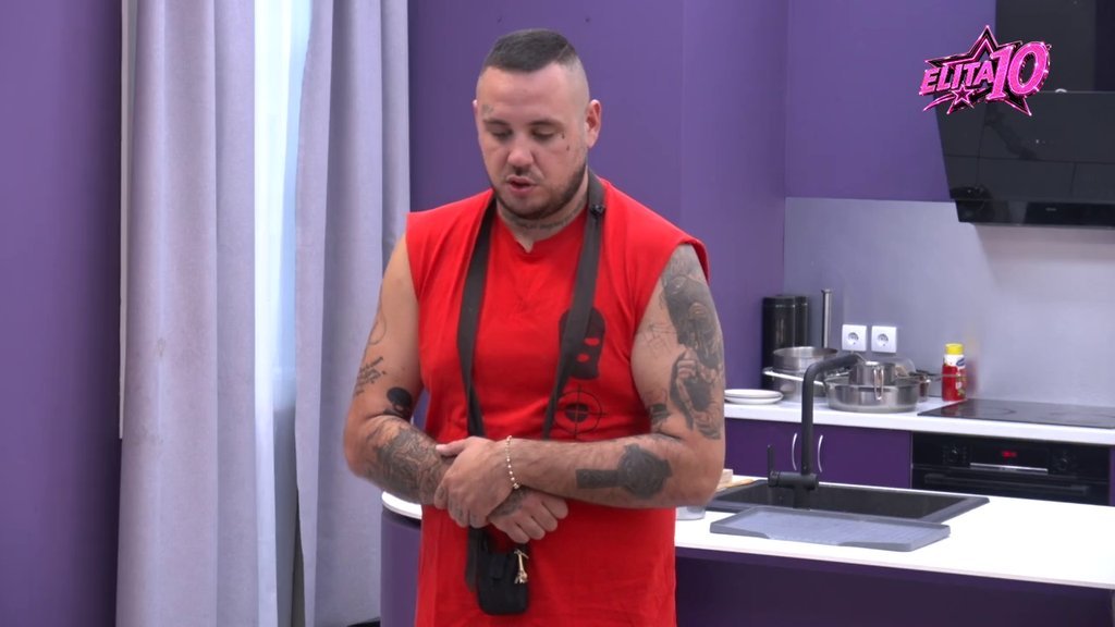 Zbog njih će nam ovde gosti biti pacovi i zmije: Car iskazao najdublje gađenje prema aljkavim učescnicima, pa ovoj takmičarki zalepio etiketu prljavuš
